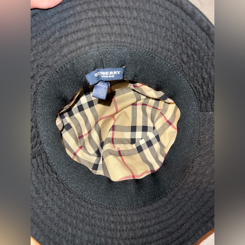 Authentic Burryberry bucket hat
